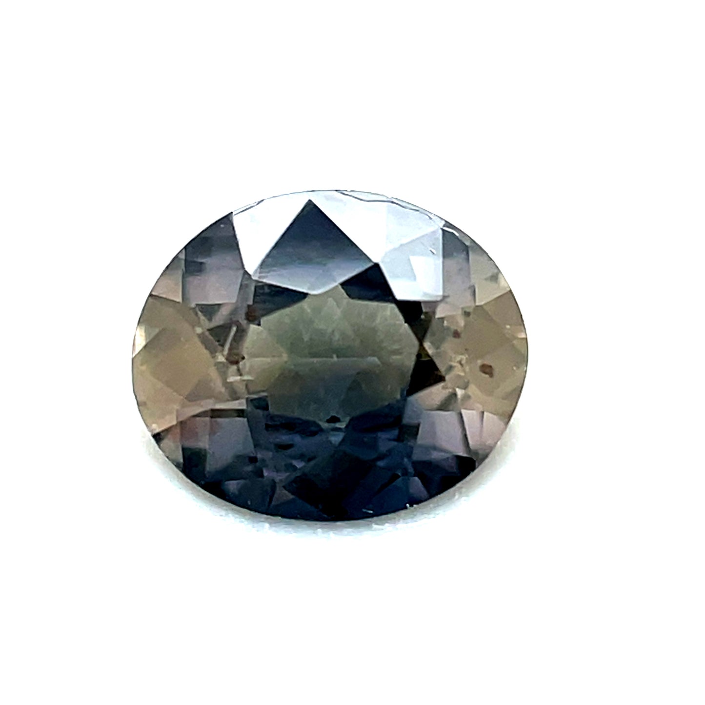 Saphir, Violett Grün, Oval, 0,74 ct., 6,1x5,1x2,9 mm