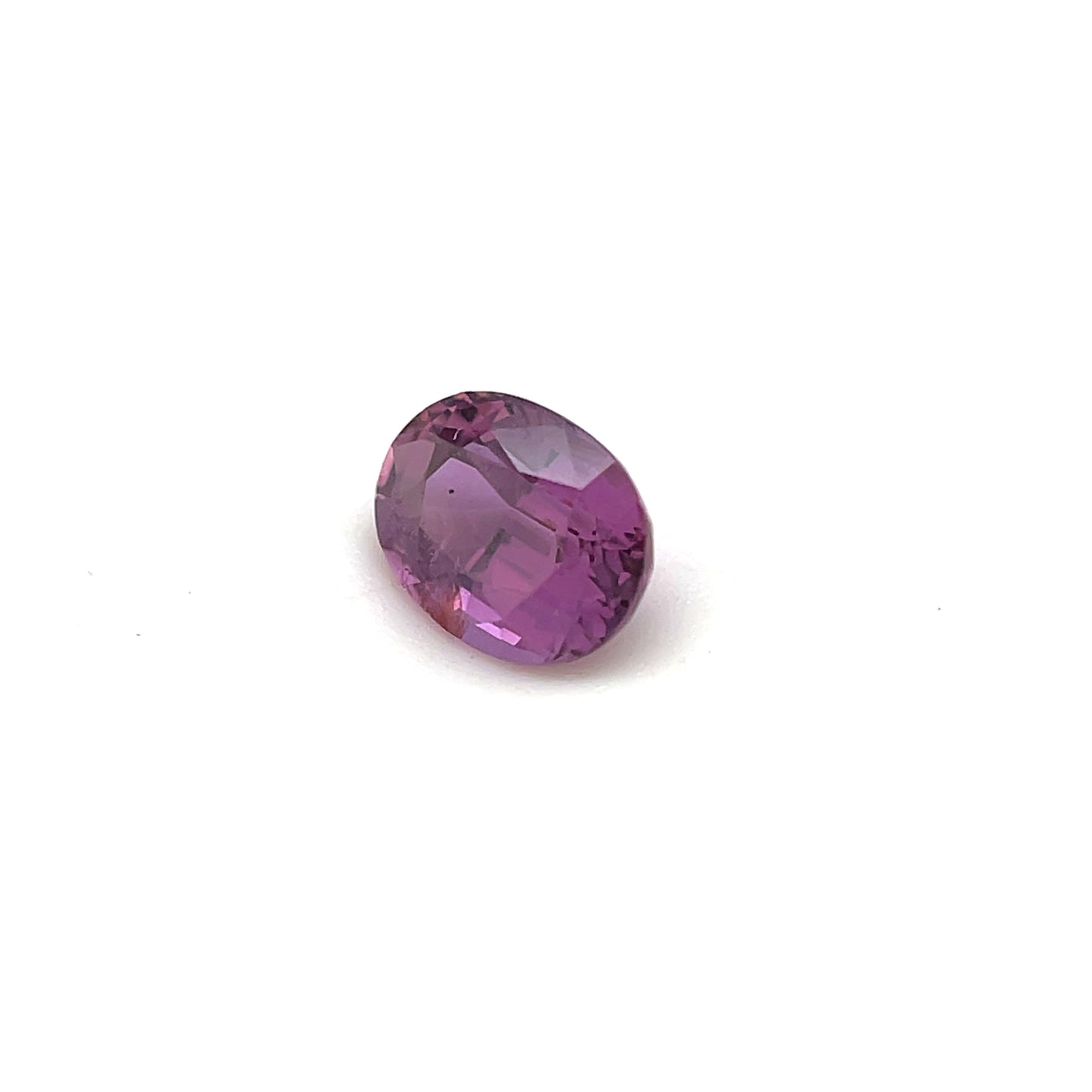 Saphir, Violett, Oval, 0,7 ct., 5,6x4,2x3,3
