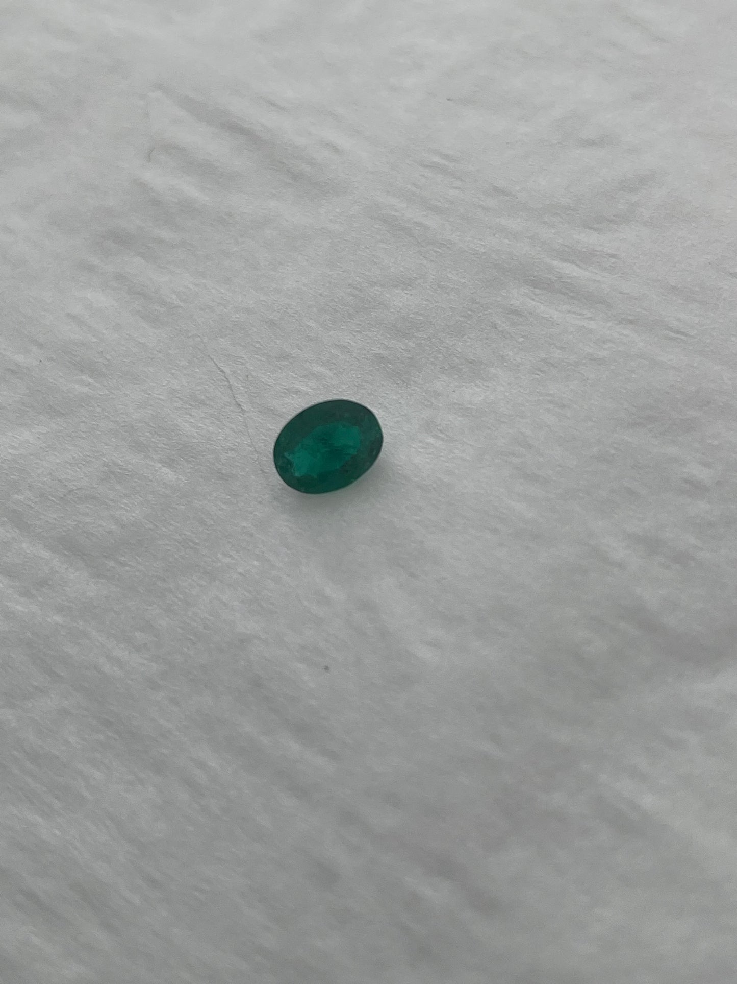 Smaragd, Grün, Oval, 0,25 ct., 5,3x4,1x2,2 mm