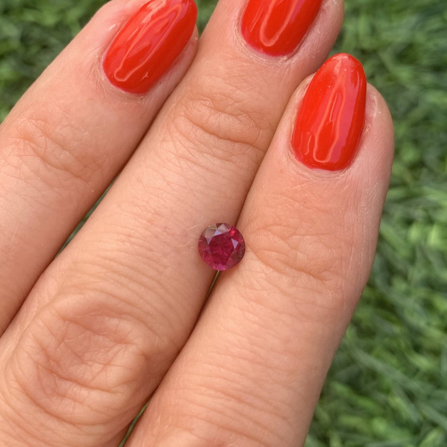 Rubin, Rot, Rund, 0,74 ct.