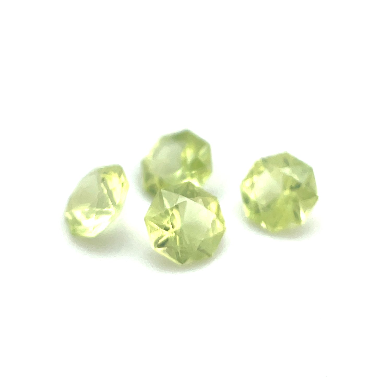 Peridot, Grün, Rund, 0,27 ct., 4,0 mm