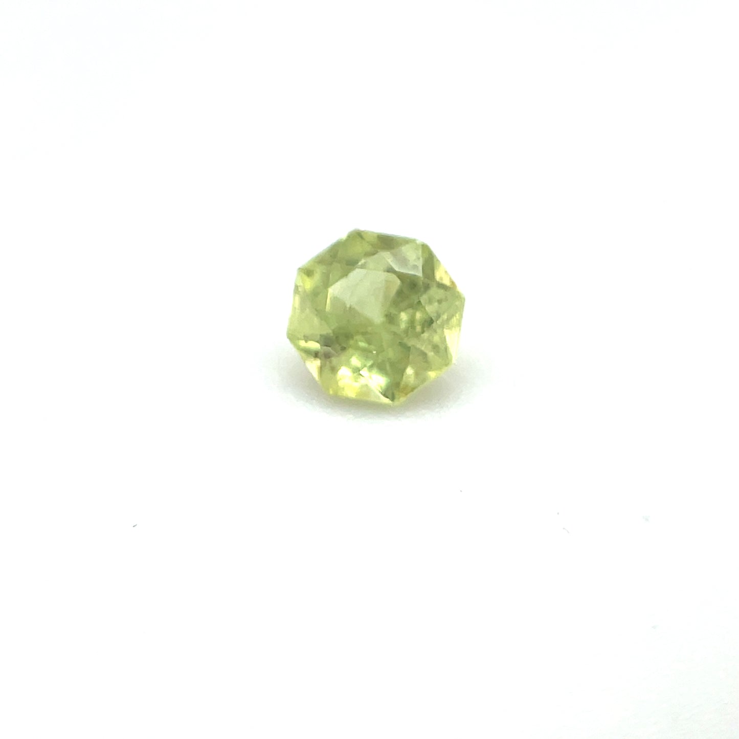 Peridot, Grün, Rund, 0,37 ct., 4,4 mm