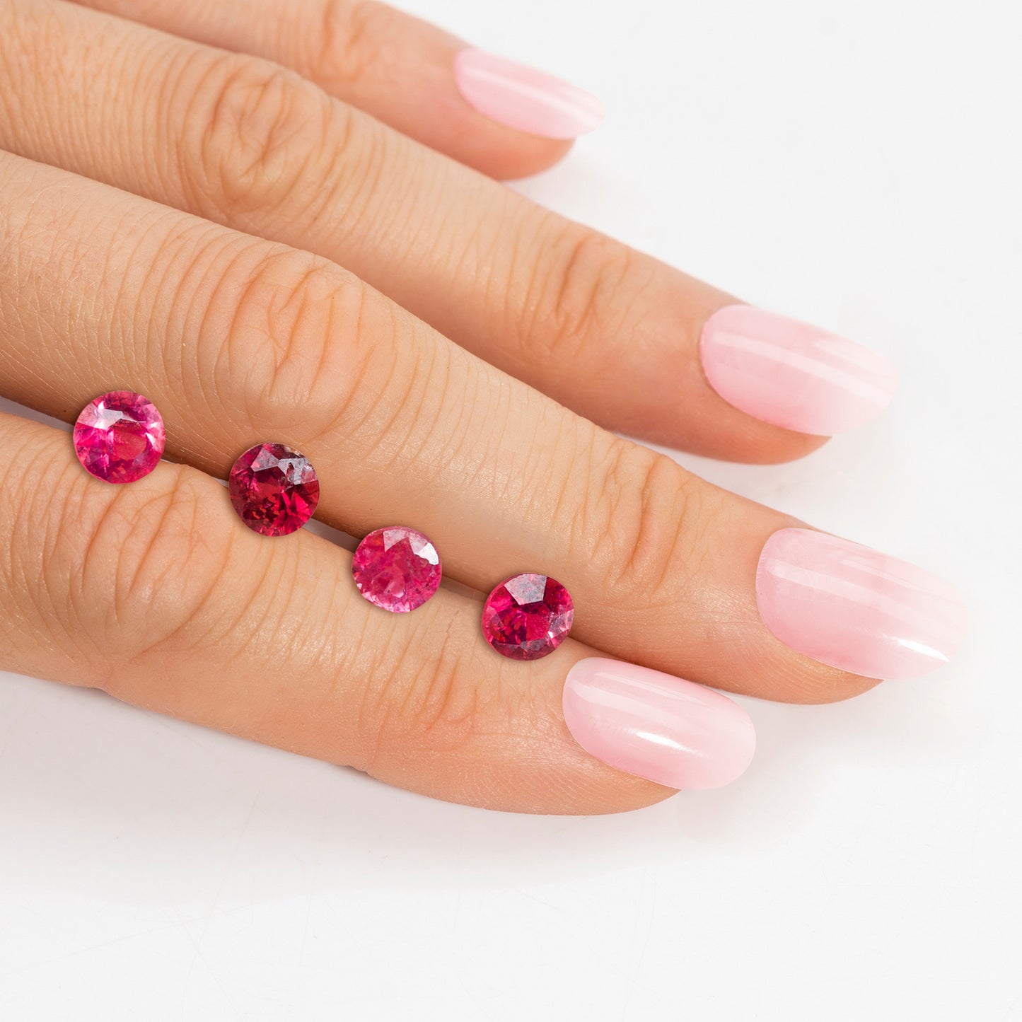 Rubin, Rot, Rund, 0,05 ct., 2,2-2,4 mm