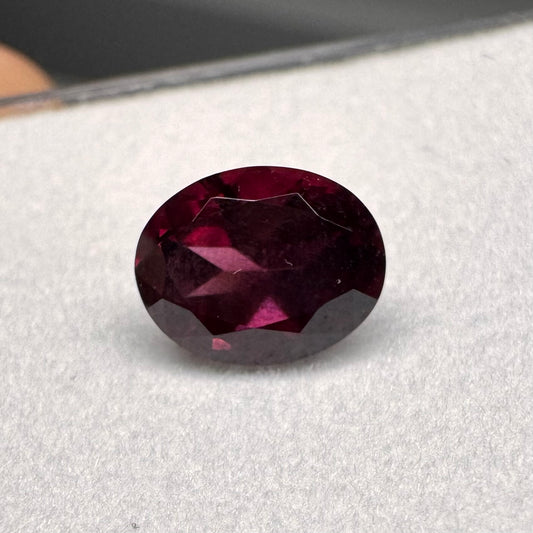 Rhodolith, Rot, Oval, 1,71 ct.