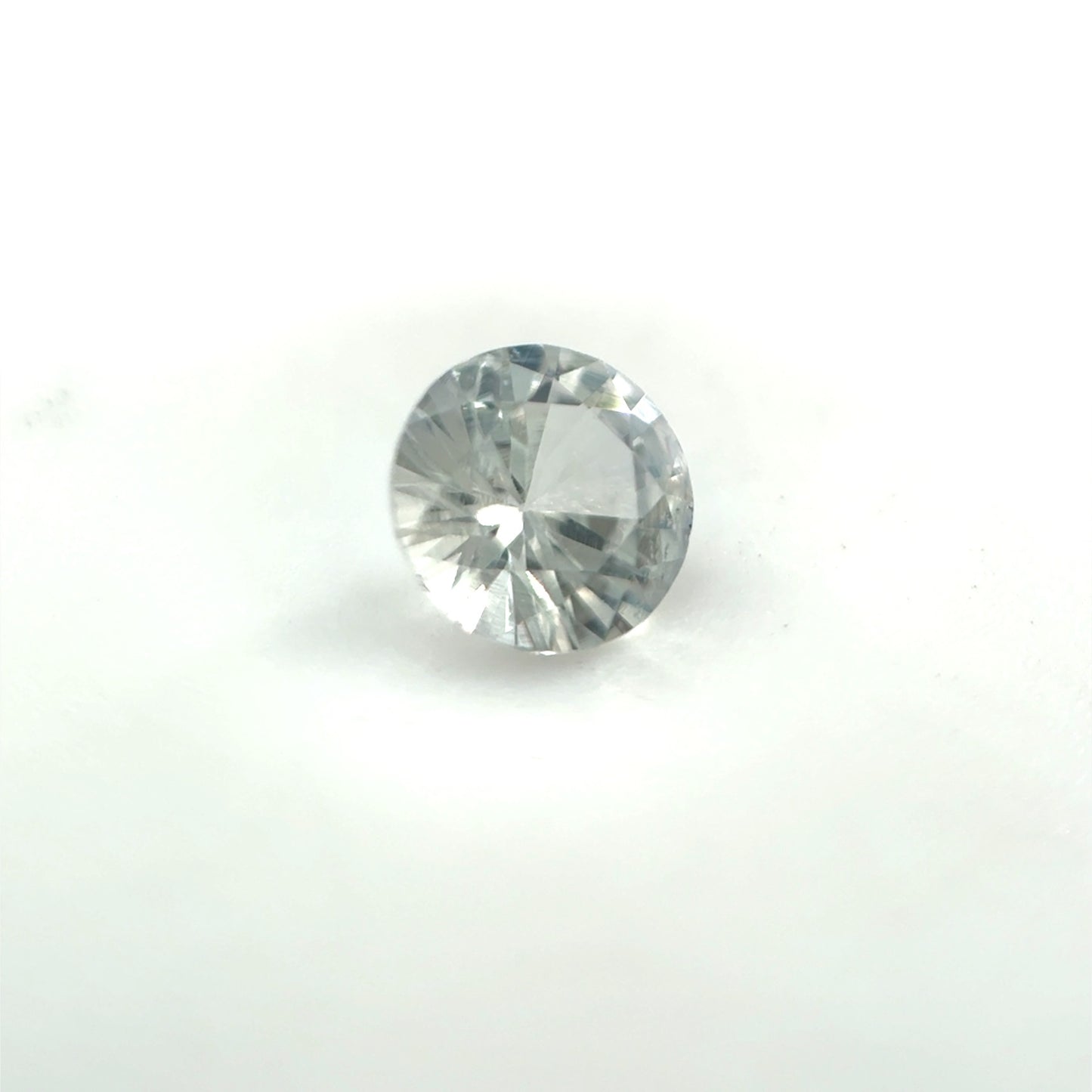 Saphir, Weiß, Rund, 0,28 ct.