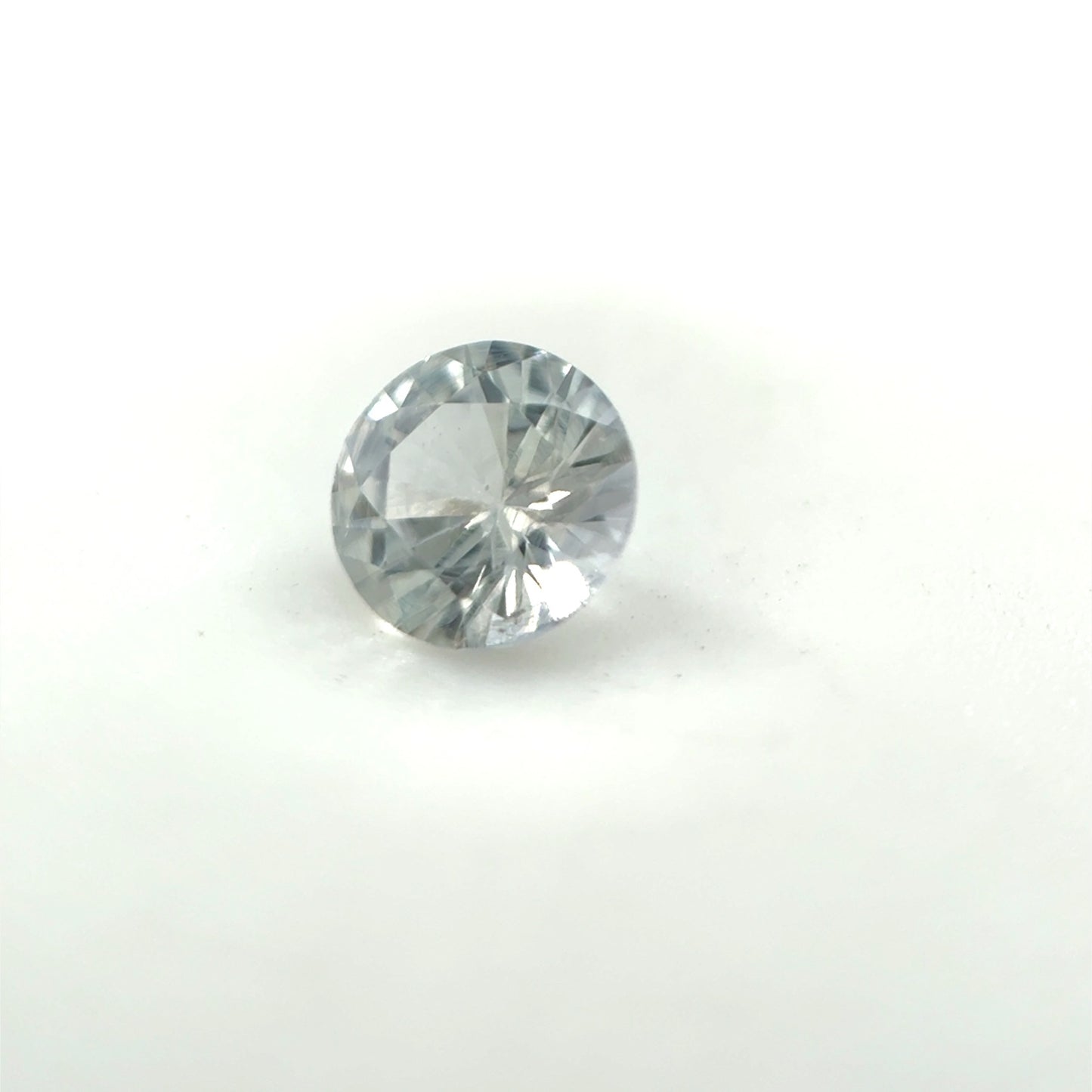 Saphir, Weiß, Rund, 0,28 ct.