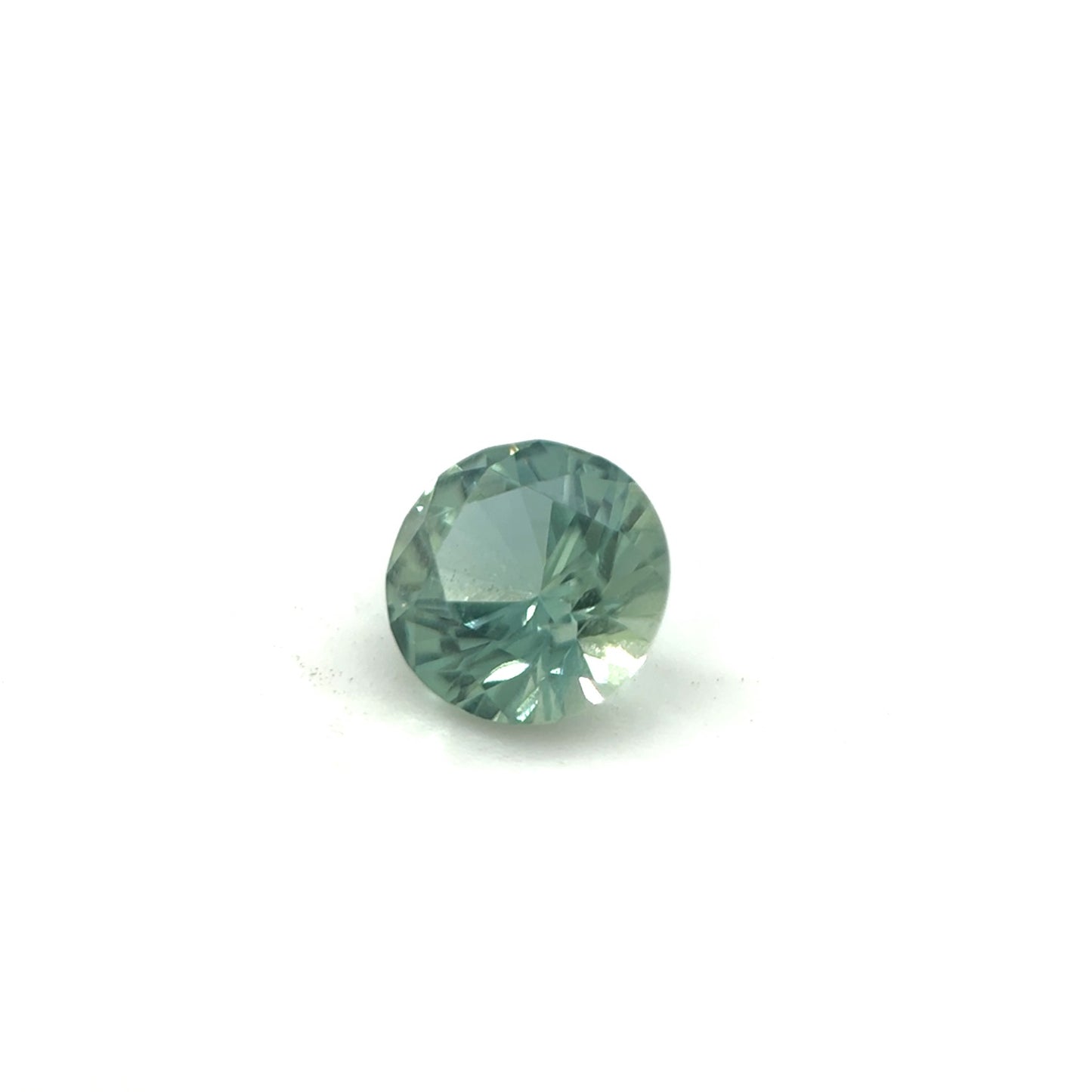 Saphir, Grün, Rund, 0,45 ct.