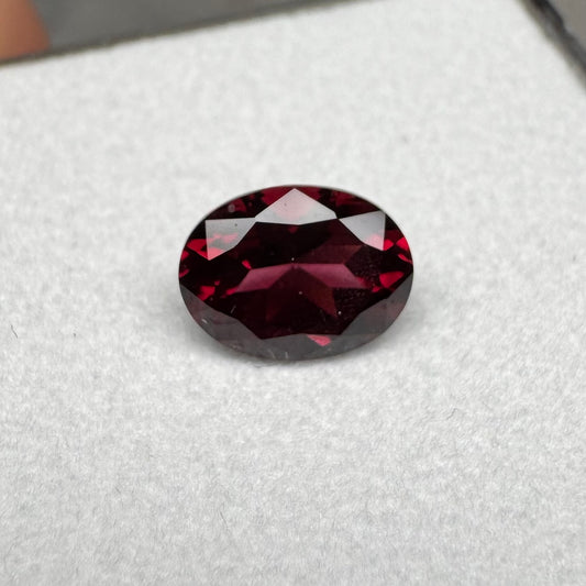 Rhodolith, Rot, Oval, 1,48 ct.