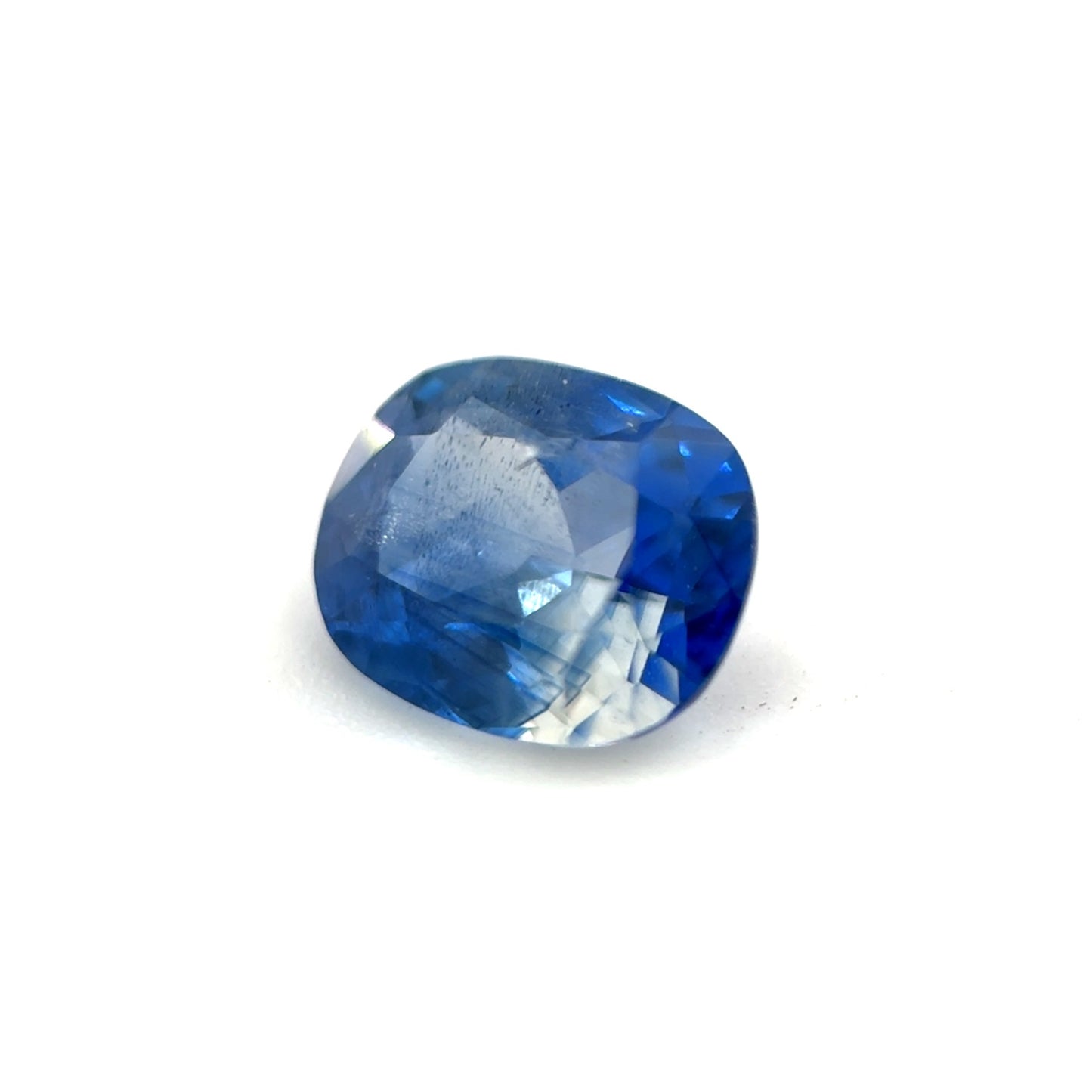 Saphir, Blau, Kissen, 0,65 ct.