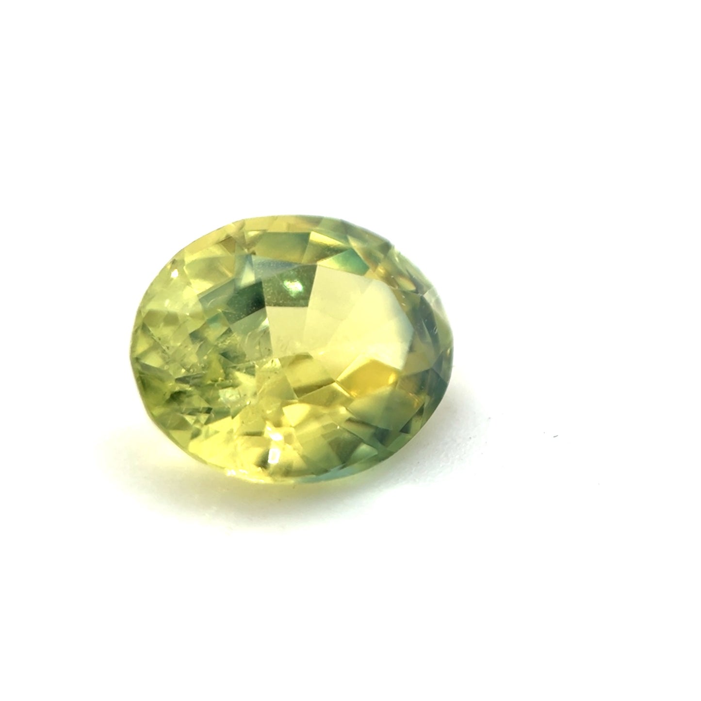 Saphir, Gelb-Grün, Oval, 1,04 ct.