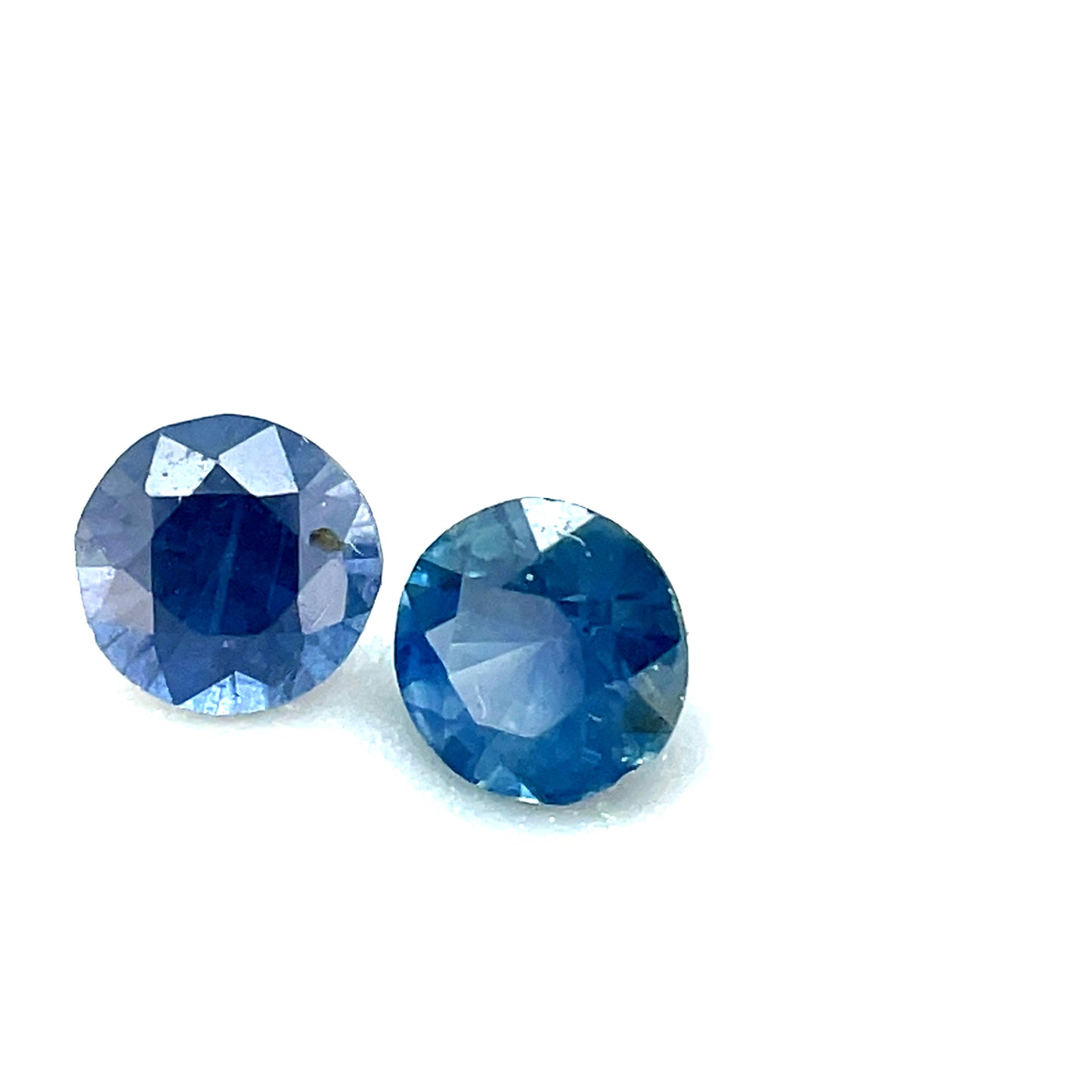 Saphir, Petrol-Blau, Rund, 0,32 ct., 3,8-4,0 mm