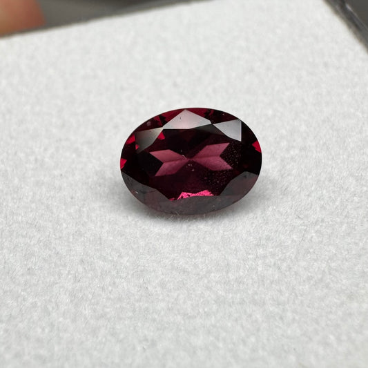 Rhodolith, Rot, Oval, 1,48 ct.