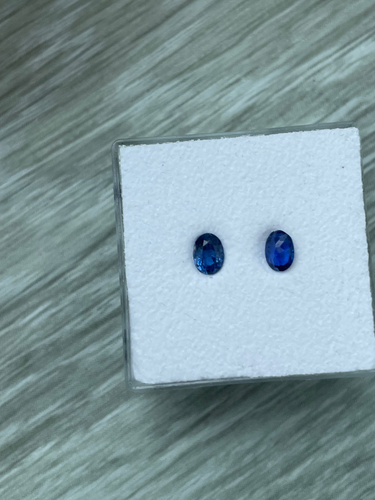 Saphir, Blau, Oval, 0,22 ct. 3,2x4,3 mm