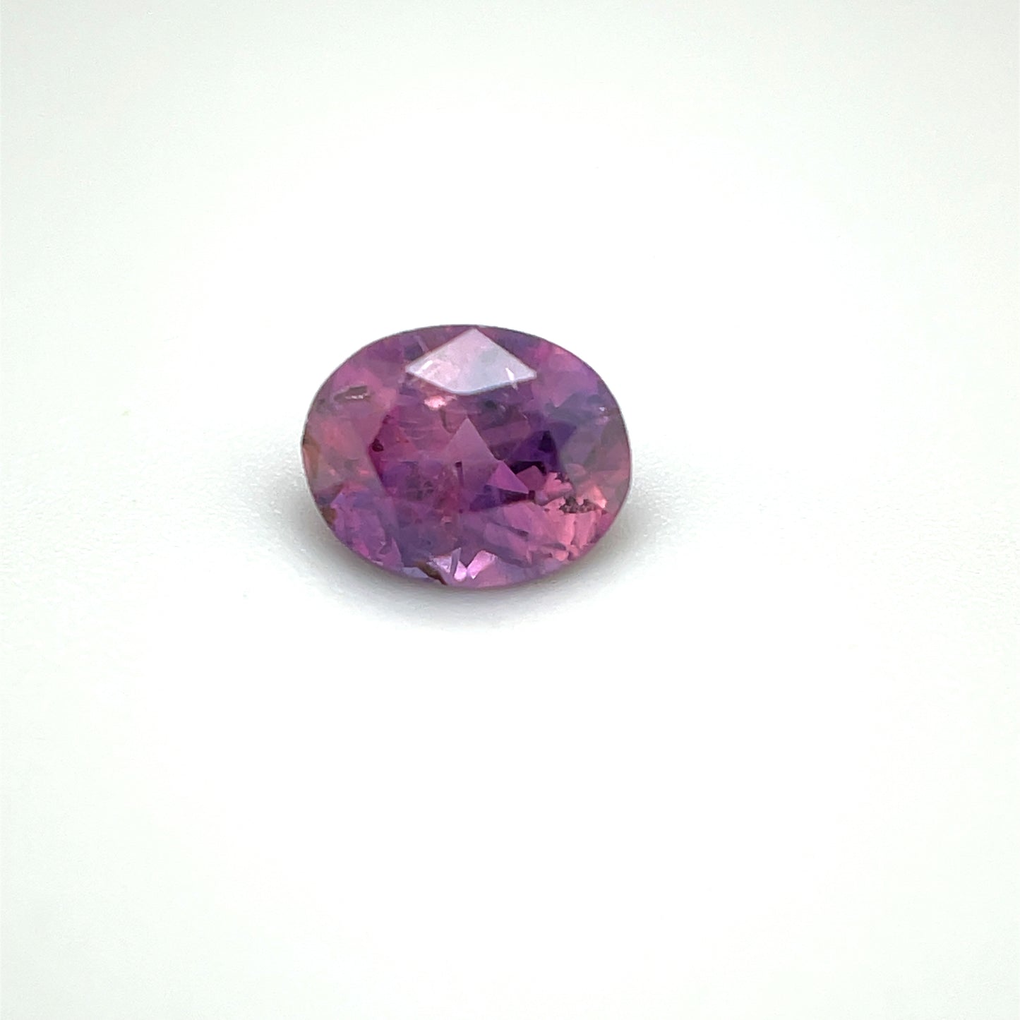 Saphir, Violett, Oval, 0,73 ct., 5,9x4,7x3,2 mm