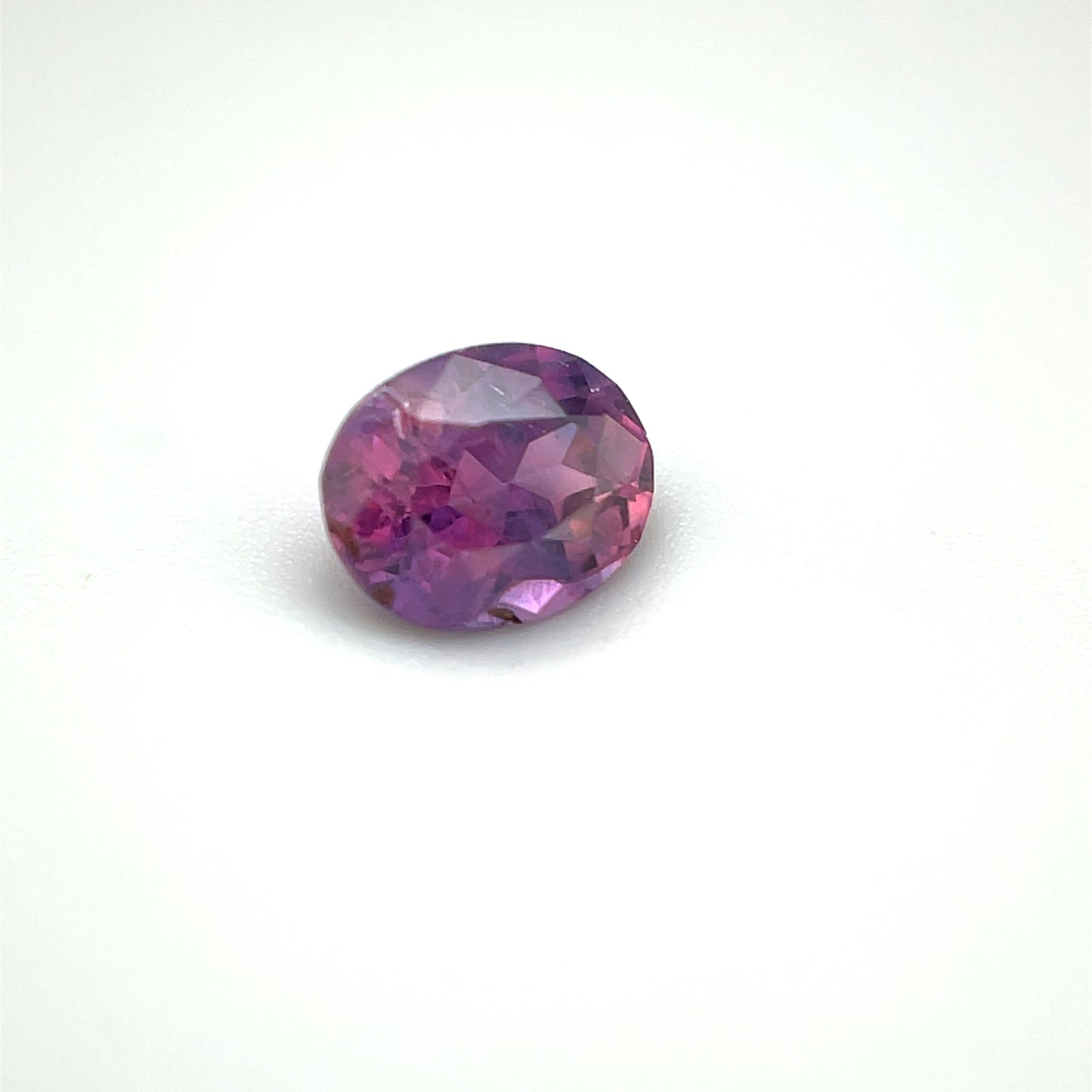 Saphir, Violett, Oval, 0,73 ct., 5,9x4,7x3,2 mm